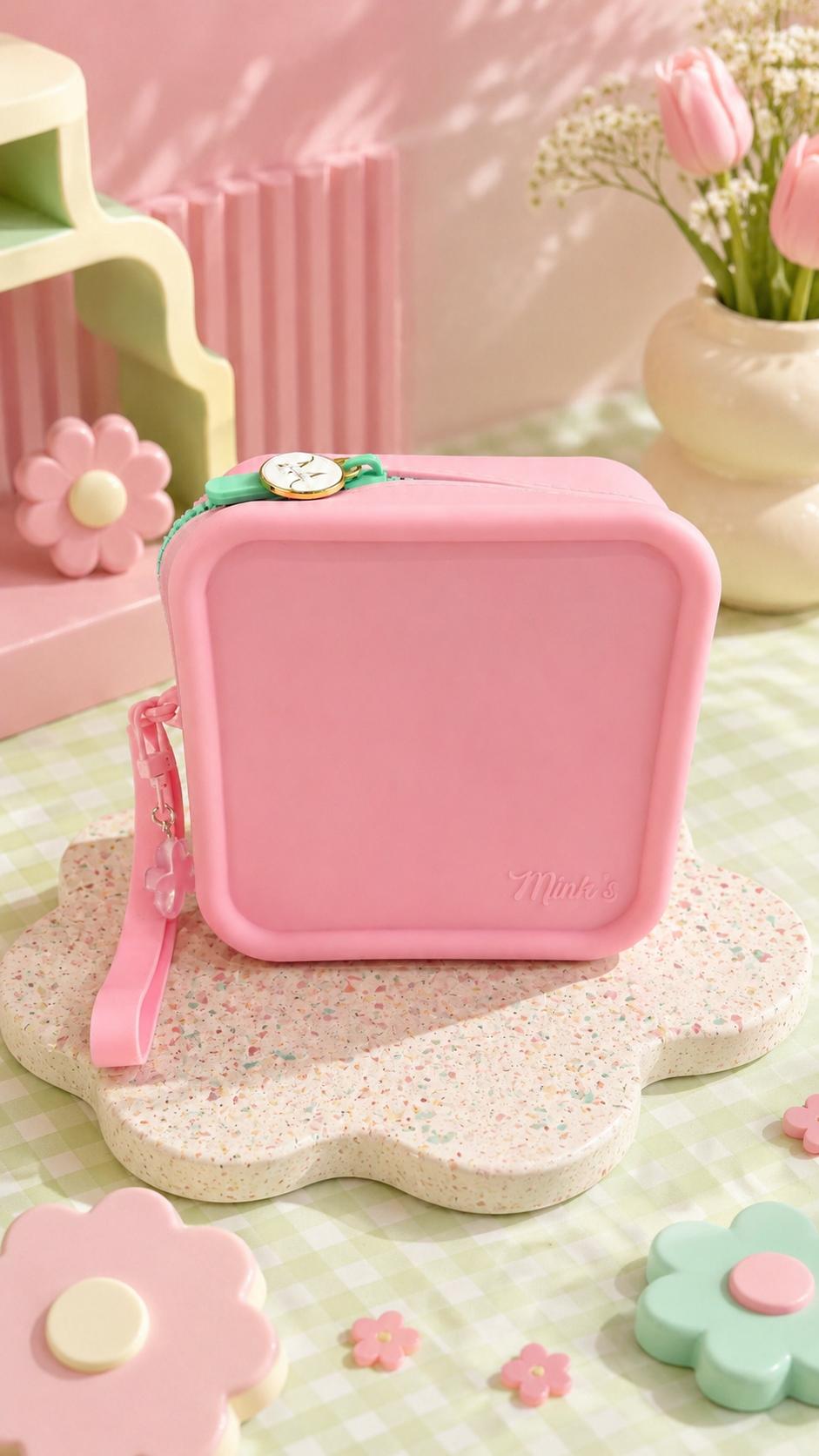 Mink’s Silicone Essentials Pouch 🌸