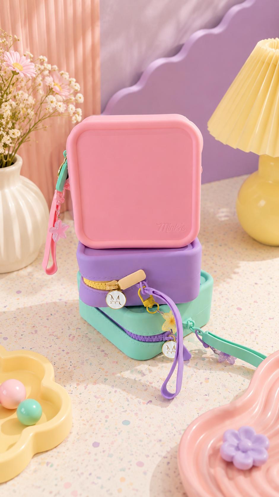 Mink’s Silicone Essentials Pouch 🌸
